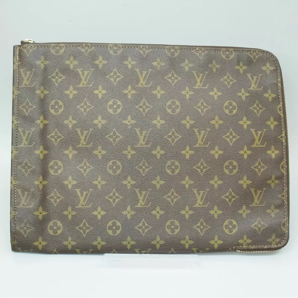 Louis Vuitton Poche Documents clutch